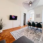 Mitteleuropa Private Parking Apartment