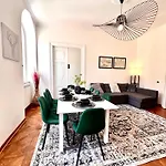 Mitteleuropa Private Parking 公寓