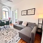 Mitteleuropa Private Parking * 的里雅斯特