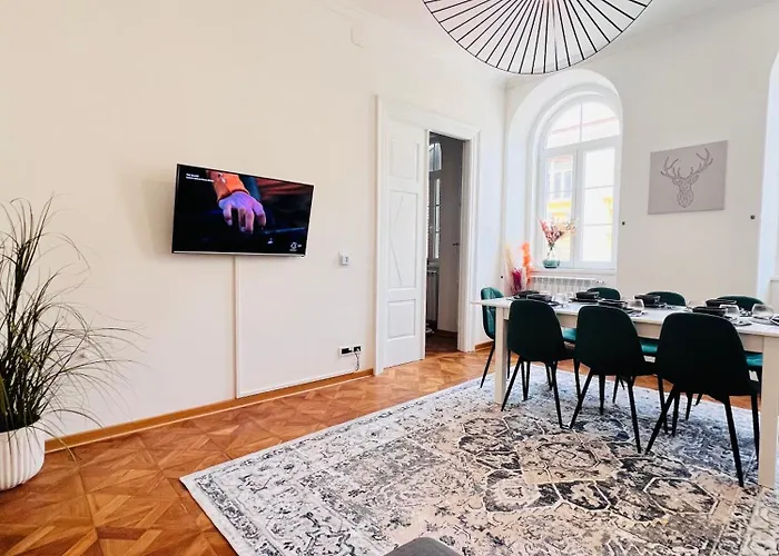 Mitteleuropa Private Parking Apartment