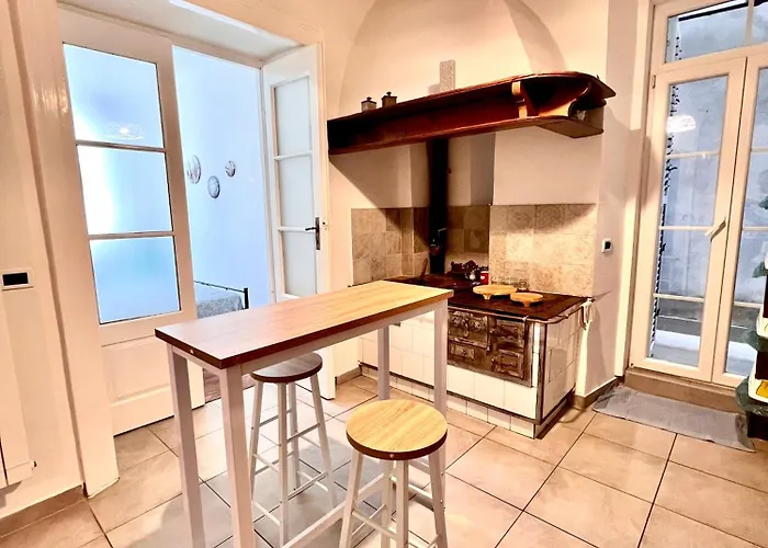 Mitteleuropa Private Parking Apartment Trieste